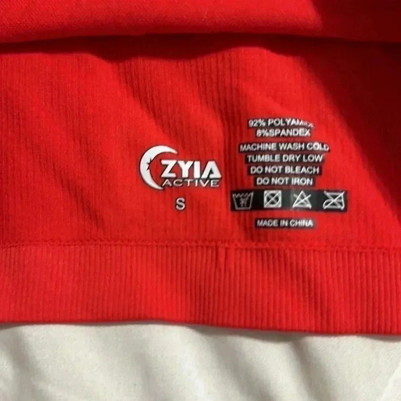 Zyia Active Hoodie Womens Small Red Hooded Activewear Lasercut Sleeve Pullover - Picture 3 of 9